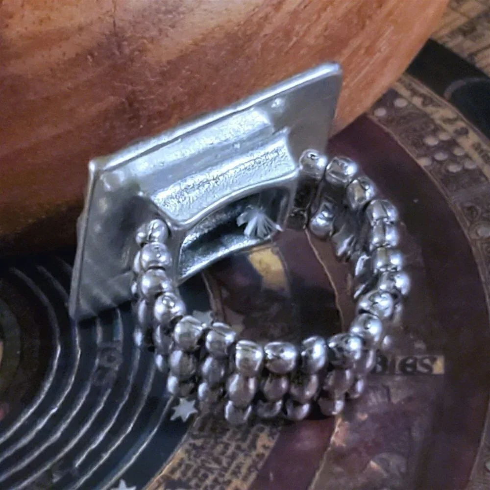 Abstract Art Antique Silver Pewter Carved Teardrops and Dashes Stretch Ring